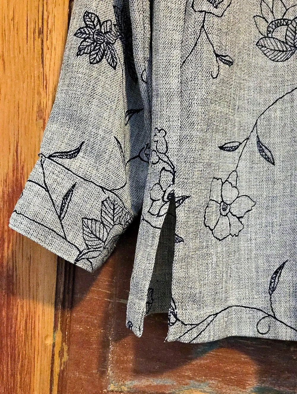 NWOT Draper's & Damon's Navy Blue Floral Embroidered Button-Front Shirt - Picture 6 of 8